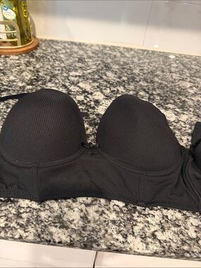 Daisy Fuentes Black Bra